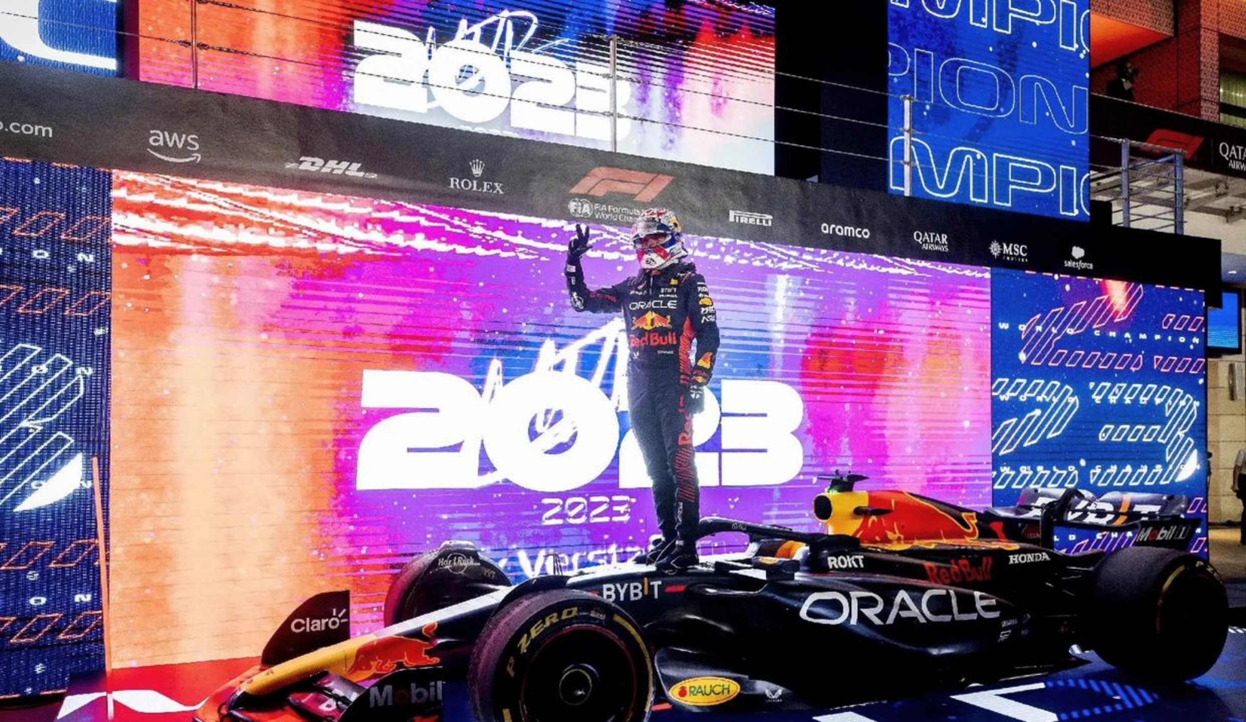 红牛车队碾压法拉利,佩雷兹高光表现 红牛车队碾压法拉利,佩雷兹高光表现