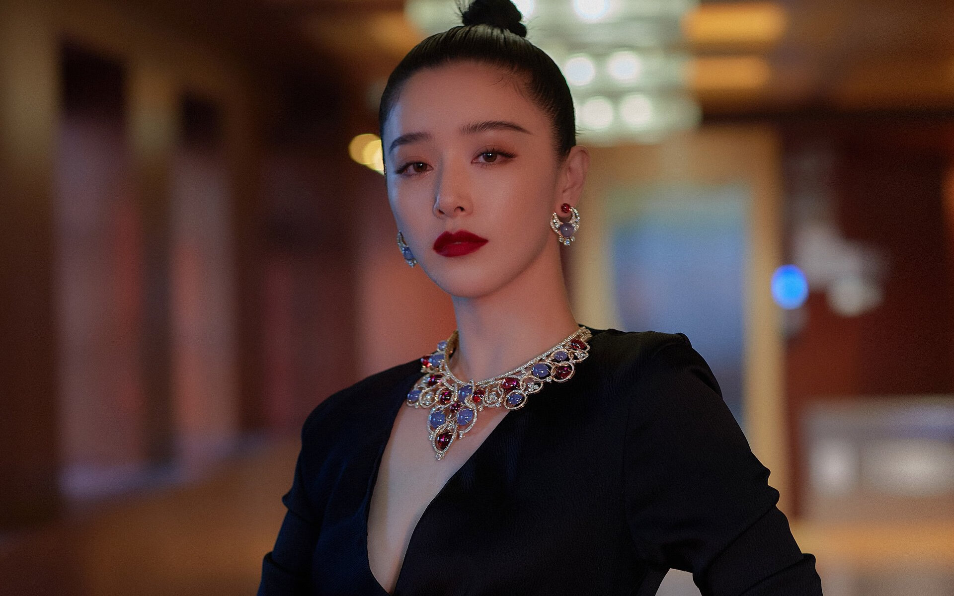 当希腊打穿南非遇见帕尔默接管总决赛,体育数据的孤岛陷阱