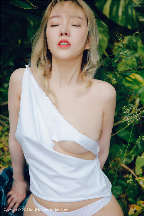 慈善赛奇观,门神库尔图瓦连轰两球,瑞士全明星对阵国际米兰差距骤显